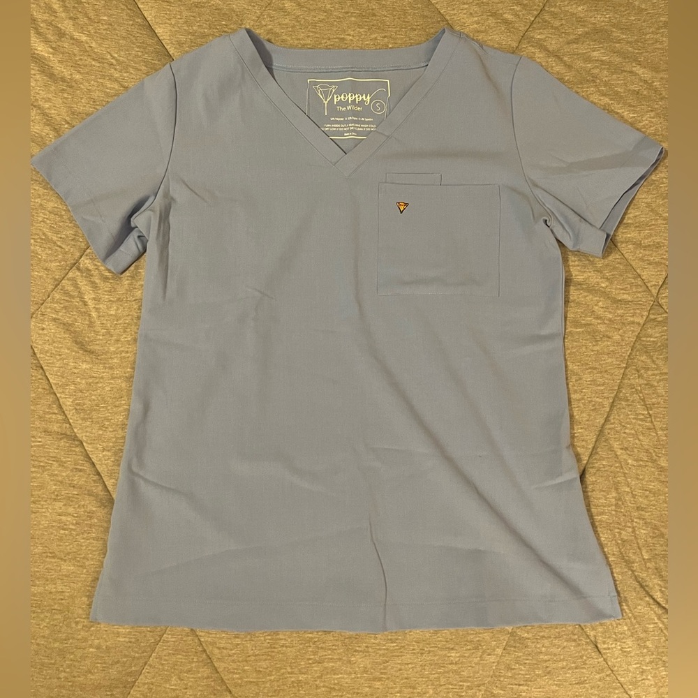 Ceil blue poppy scrub top
